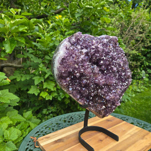 1A Amethyst Herzen (Druse - Geode) mit Metallsockel 38x32x16cm - NR-65, hochwertiger Amethyst auf stabiler Halterung.