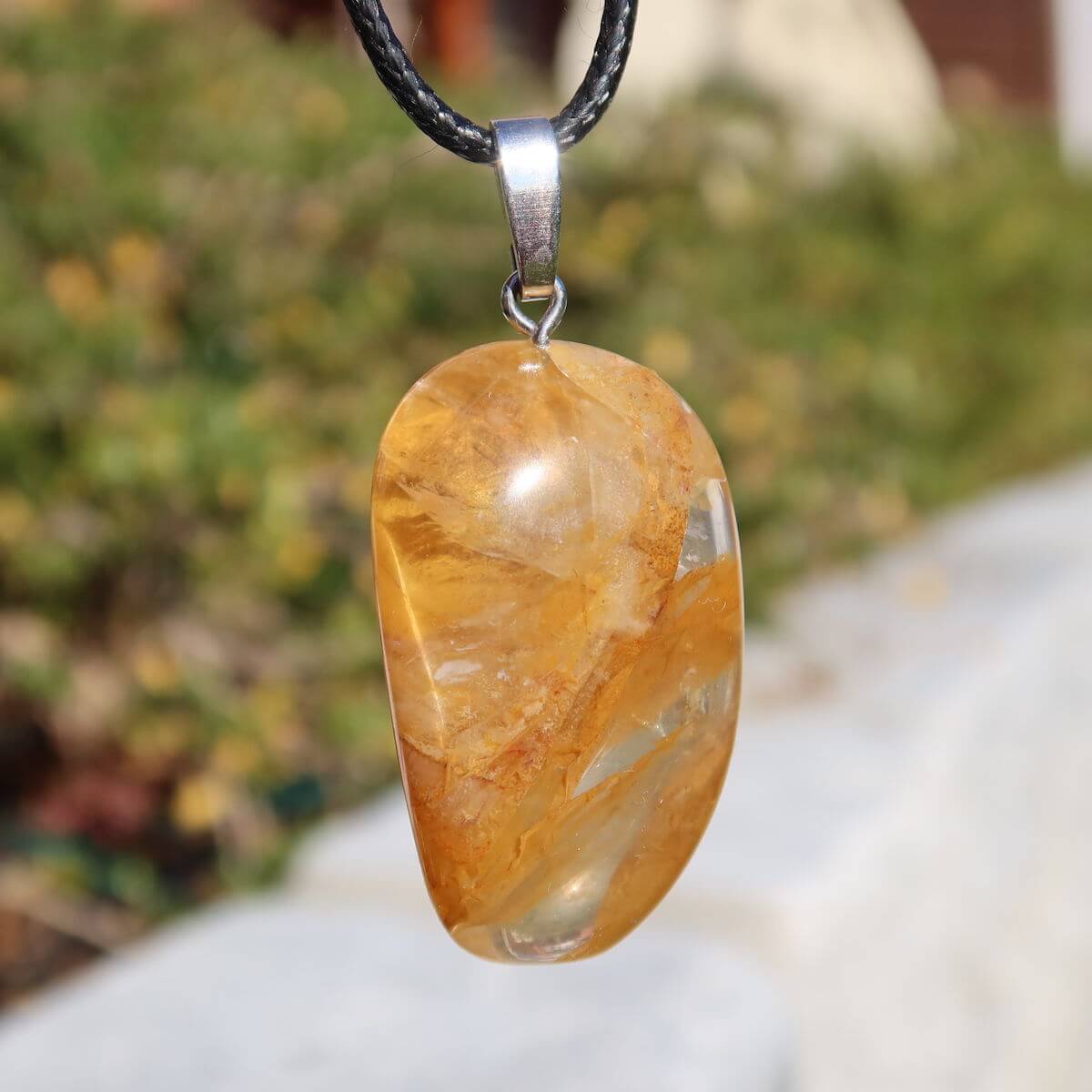 Limonit Quarz Anhänger - Golden Healer - Lebensfreude - Nr. 20 funkelt in der Sonne, einzigartiges Schmuckstück mit goldbraunen Einschlüsse.
