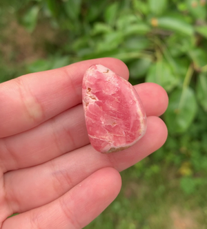 Ungebohrter Stein aus Rhodochrosit 