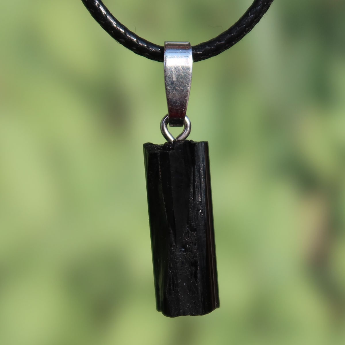 Turmalin Schörl - Turmalin schwarz Anhänger 23mm - Schutz und Abgrenzung - Nr. 44 hanging pendant image