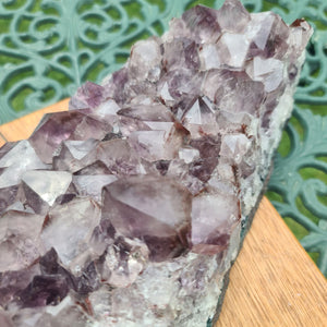 Amethyst Stück mit großen Amethystspitzen