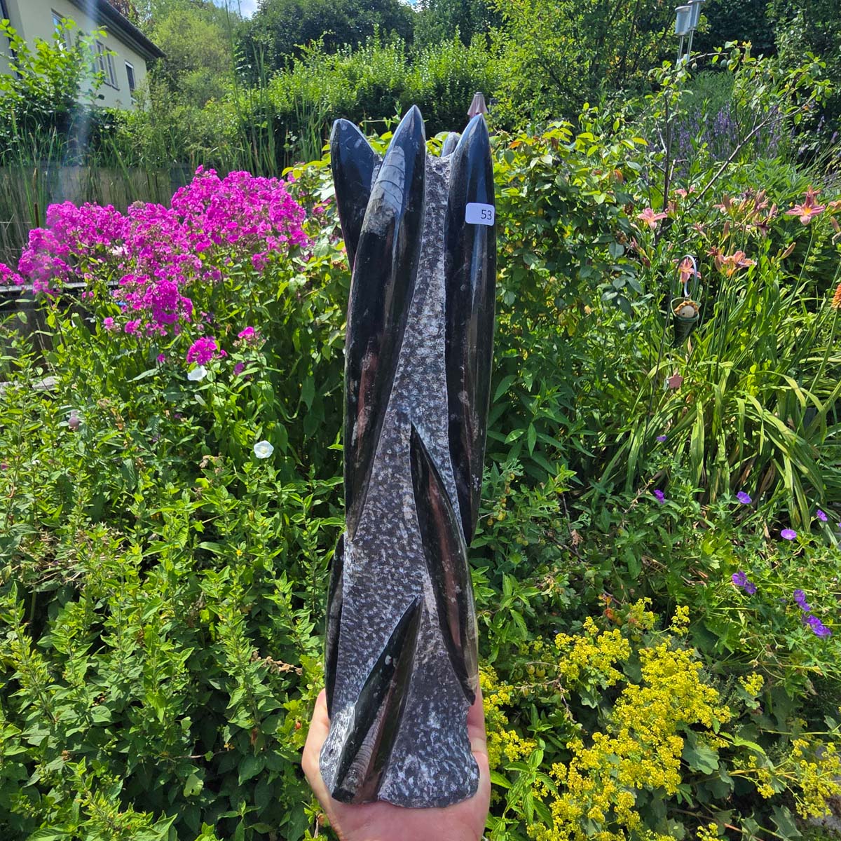 Geschliffene Freiform (Turm) mit Ammoniten und Orthoceras – 33x9x7cm - Nr. 53