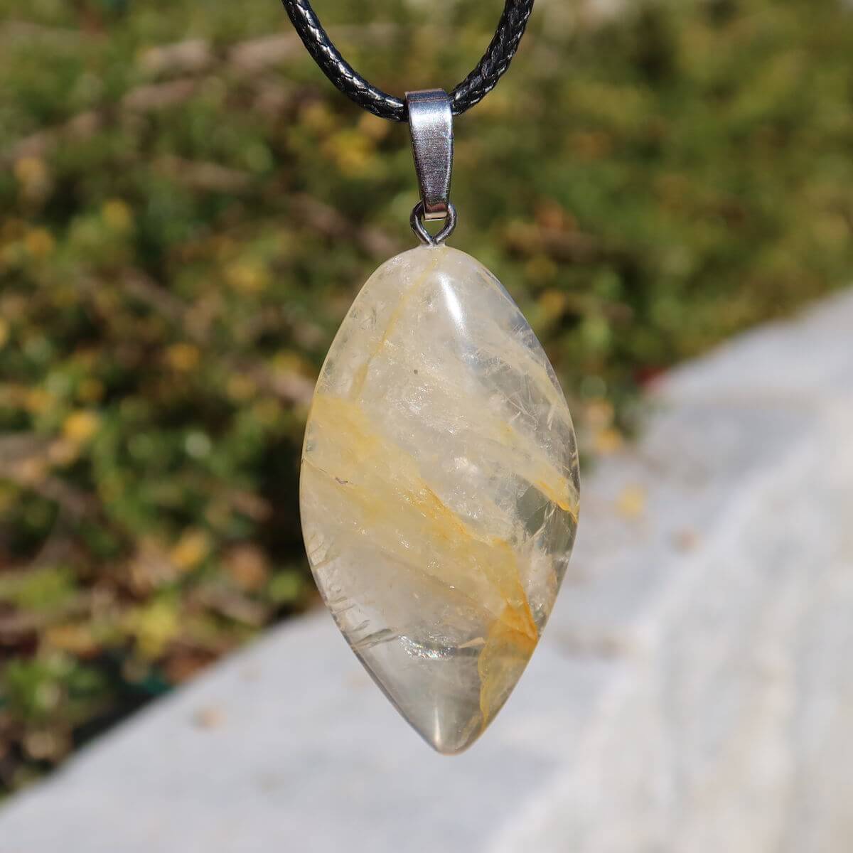 Limonit Quarz Golden Healer Anhänger - Lebensfreude - Nr. 6, unique gemstone with golden inclusions on black cord