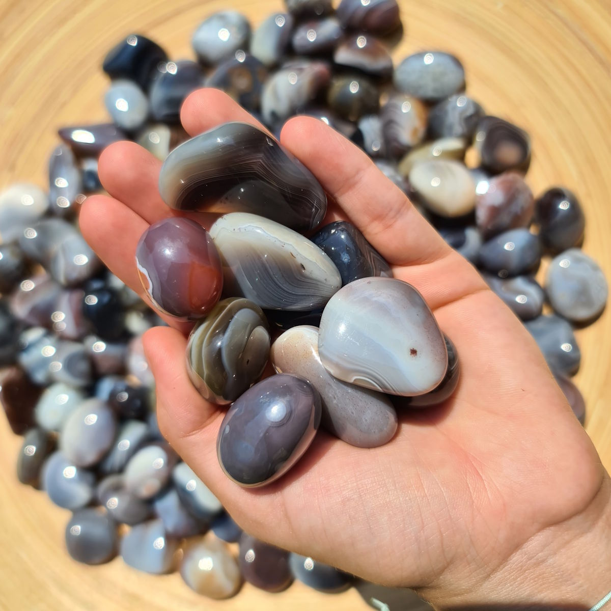 Achat Botswana - Handschmeichler in Grau, Rosa und Brauntönen, natürliche Steine für Meditation, Hosentasche, oder Arbeitsplatz.
