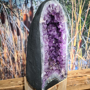 Amethyst mit großen Kristallen 