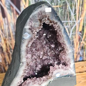 Amethyst-Druse-Geode
