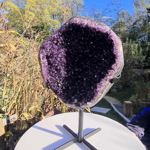 Dunkel violetter Amethyst Steinwelten 