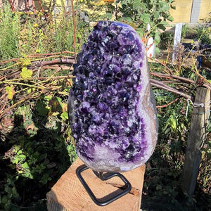 Amethyst geode auf Ständer 
