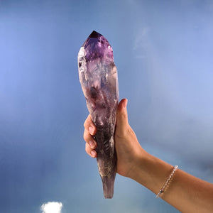 Halb polierte Amethystspitze