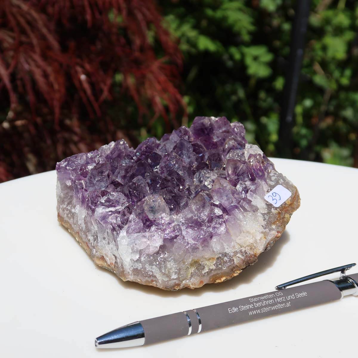 Amethyst Drusen Stück 1A Qualität aus Uruguay, einzigartige Geode in der Hand, Onlineshop kaufen.