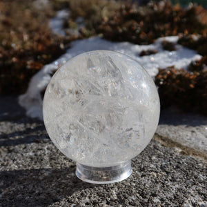Bergkristall Kugel – Natürliche Kristallkugel 65mm Durchmesser Nr. 37 aus 100% natürlichem Bergkristall
