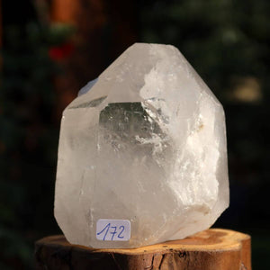 Geschliffene Bergkristall Spitze Unikat Nr. 172, klare Quarzoberfläche aus Brasilien, ideal für Meditation und Klarheit