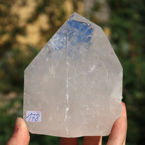 Bergkristall Spitze Unikat Nr. 178, geschliffen für Klarheit und Meditation, 9x8 cm, natürliche Optik, Brasilien.