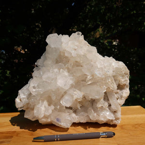Bergkristall Stufe 1A Qualität mit großen Spitzen, 4.8kg, ungeschliffen, einzigartiges Naturstück, ideal für Klarheit und Fokus, Unikat Nr. 16.