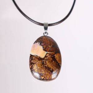 Boulder Opal Anhänger - Unikat Nr. 6 - Handgeschliffen - Echter Edelstein mit massiver Silberschlaufe - Größe 35x25mm - Freude und Leichtigkeit