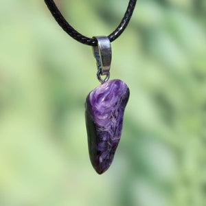 Charoit 1A Anhänger mit Silberschlaufe, tiefviolett, aus Russland, bei Steinweltn online kaufen, Graz und Wiener Neustadt.
