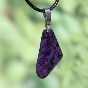 Charoit 1A Anhänger mit Silberschlaufe, Tiefviolette Farbe, Tscharoit kaufen Online, Graz und Wiener Neustadt, Einzigartiges Schmuckstück.