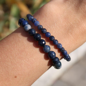 Faceted Dumortierite gemstone bracelet in various sizes (4-6-8mm) enhancing serenity and clarity.