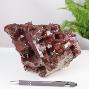 Seltene Hämatit Quarz Bergkristall Stufe aus Marokko, rote Eisenquarz Kristalle, ideal für Sammler, online kaufen bei Steinwelten.