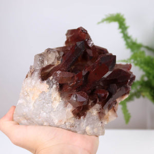 Seltene Hämatit Quarz Bergkristall Stufe 10x7x7cm aus Marokko, Eisenquarz Sammlerstück, online kaufen in Graz und Wiener Neustadt.