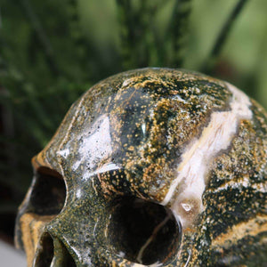 Echter großer Kristall Schädel handgefertigt aus Ozeanchalcedon - Sammlerstück – Skull - 12x10 cm Nr. 77, Nahaufnahme