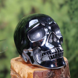 Silizium Kristall Schädel (synthetisch) - Skull - 9x7 cm Nr. 16 auf Holzblock, glänzendes Design