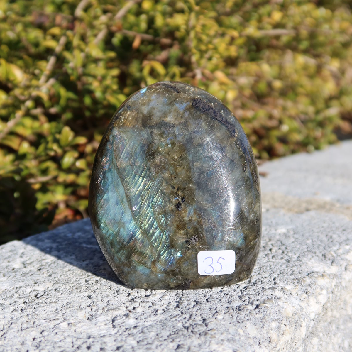 Labradorit Freiform poliert - 8x6cm - Intuition und Kreativität Nr.35 mit eindrucksvoller Labradoreszenz.