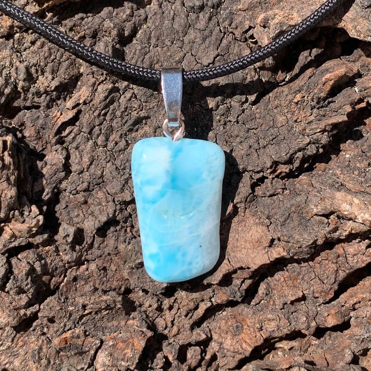 Echter Larimar Anhänger mit Silberschlaufe, 26mm, Naturstein aus der Dominikanischen Republik, UNIKAT Nr. 11.