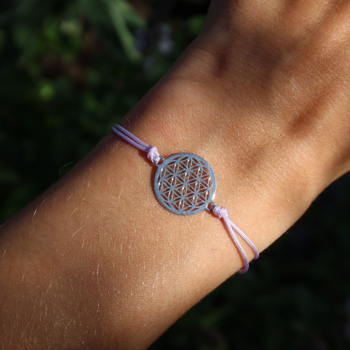 Makramee Armband mit Blume des Lebens - Handgemacht und Größenverstellbar - Nr. 1