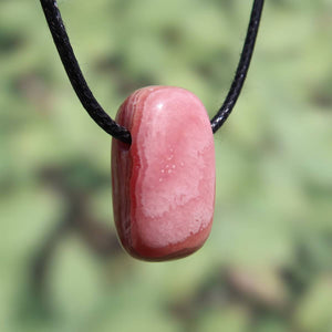 Rhodochrosit Anhänger aus Argentinien, 28mm, rosarot gemasert, online kaufen, Steinwelten Graz, Unikat Nr. 16.