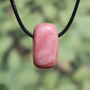 Rhodochrosit Edelstein-Anhänger 28mm, 1A Qualität, handgebohrt, rosa bis rot gemasert, online kaufen bei Steinwelten Graz und Wiener Neustadt