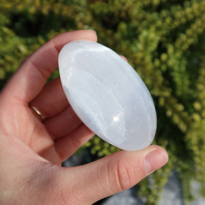 Äkta selenit "Tvålsten" 7-8cm Handvärmare - Skydd och stabilitet