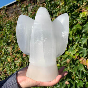 Geschliffener Engel aus Selenit