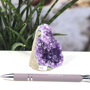 Uruguay Amethyst Mini Geode - 8x6x5cm - Harmonie und Entspannung – extra dunkler Qualität - NR 46, dunkle lila Kristalle