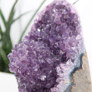 Uruguay Amethyst Mini Geode 8x11cm, deep purple crystals for harmony and relaxation, extra dark quality.