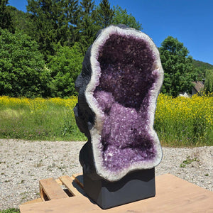 Amethyst Druse – Geode – Harmonie und Entspannung - 130x75x54cm - Nr. 101