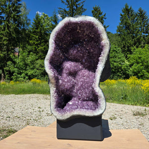 Amethyst Druse – Geode – Harmonie und Entspannung - 130x75x54cm - Nr. 101