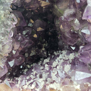 Amethyst-Drus – Geod – Harmonie an Entspanung - 26x21x19cm - Nr. 431
