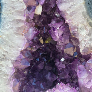 Amethyst Druse – Geode – Harmonie und Entspannung - 68x34x28cm - Nr. 113