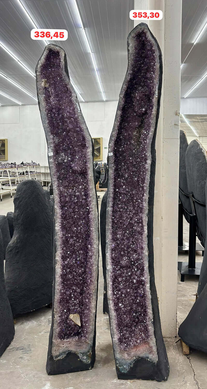 Amethyst Drusen - 2,75m Höhe - Geode Paar – Nr. 499/500, große violette Amethystgeoden in schöner Qualität.