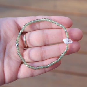 Edelsteinarmband mit Apatit grün & Herkimer Quarz