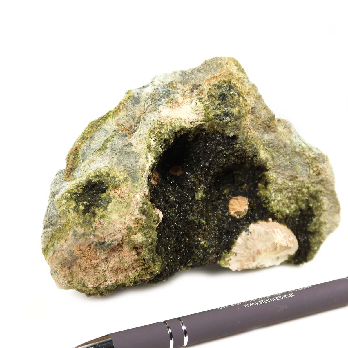 Epidot Kristall Stufe mit Prehnit, naturbelassene Mineralien aus Marokko. Perfekt für Sammler. Größe: 12x8x4 cm. Mineralien kaufen.