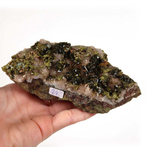 Epidot Quarz Kristall Stufe mit Bergkristall Spitzen, 1A Qualität, mineralisches Sammlerstück aus Marokko, Klarheit und Harmonie.