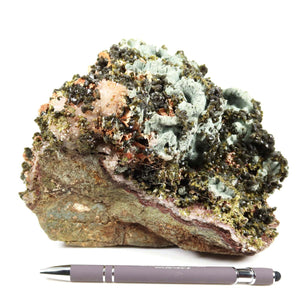 Epidot Quarz Mineralien Stufe aus Marokko, perfekte Wahl für Sammler. Kaufen Sie beeindruckende natürliche Schönheit mit Bergkristall Akzenten.
