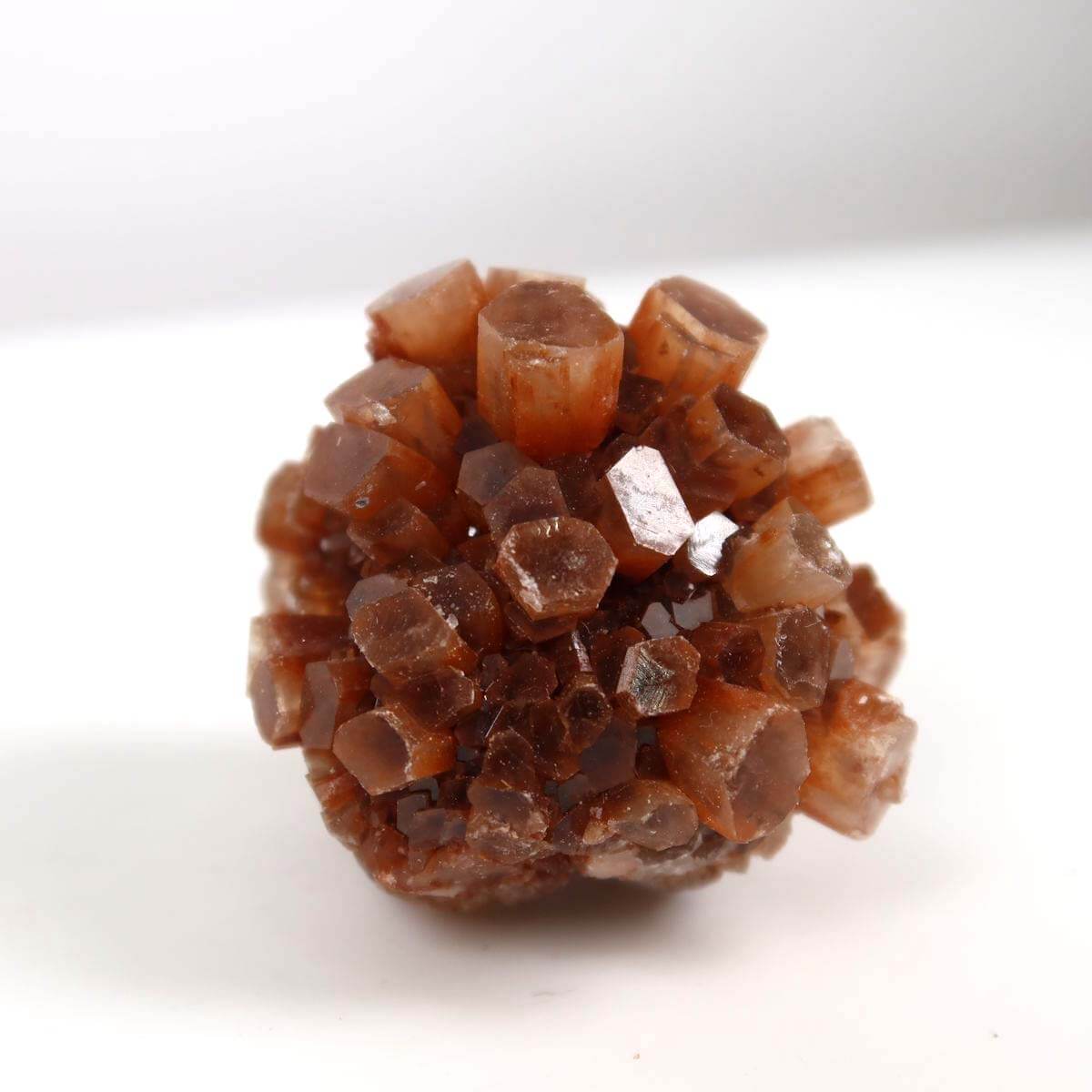 Natürliche rohe Aragonit Kristall Stufe aus Marokko, 4x4 cm, ideal für Sammler und Liebhaber natürlicher Mineralien.