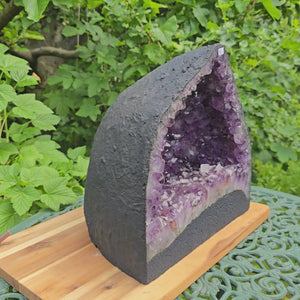 Ametistna drusa – geoda – harmonija i opuštanje - 27x26x18cm - br. 92