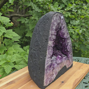 Amethyst Druse – Geode – Harmonie a Relaxatioun - 26x22x15cm - Nr. 282